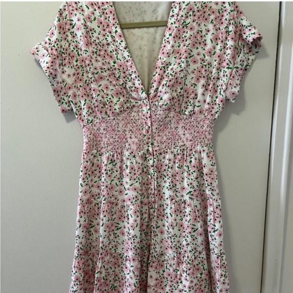 NWT Alice + Olivia Keela Floral Smocked Waist
Mini Dress - Picture 2 of 3